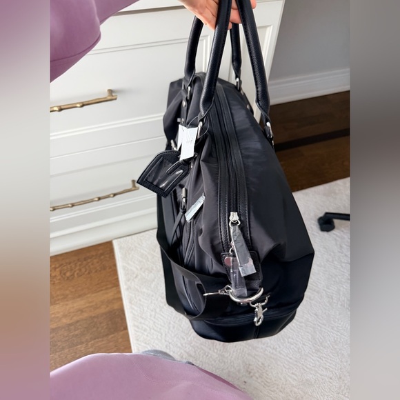 TONY BIANCO Naomi Black Duffle Over Night Travel Bag Large BRAND NEW - Picture 3 of 16